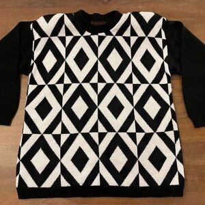 Vintage YarnWorks Geometric Sweater Size Medium B&W Harlequin Diamond Pattern